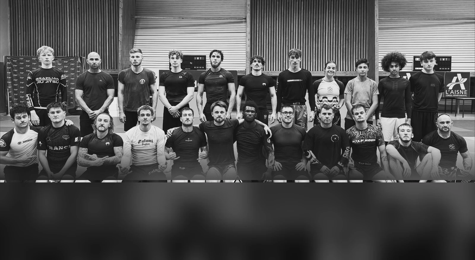 Le groupe adultes d'Horizon Academy en nogi, réuni sur le tatami de Tergnier pour une photo de fin d'entraînement