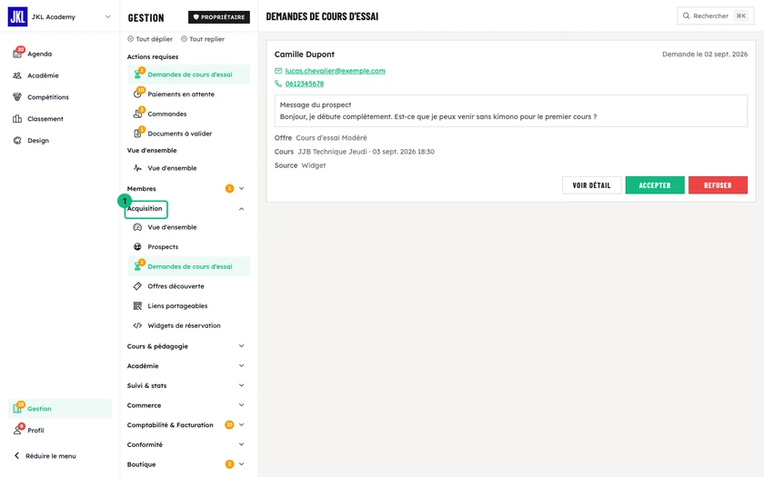 L'écran Demandes de cours d'essai : une demande avec les coordonnées du prospect, son message, l'offre, le cours et les boutons Voir détail, Accepter et Refuser