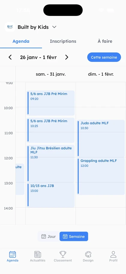 Weekly class schedule calendar view with training sessions